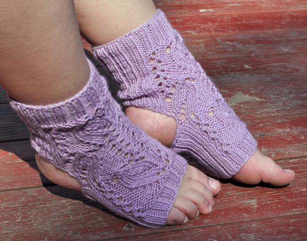 Tulip Lace Yoga Socks - Knitting Patterns and Crochet ...