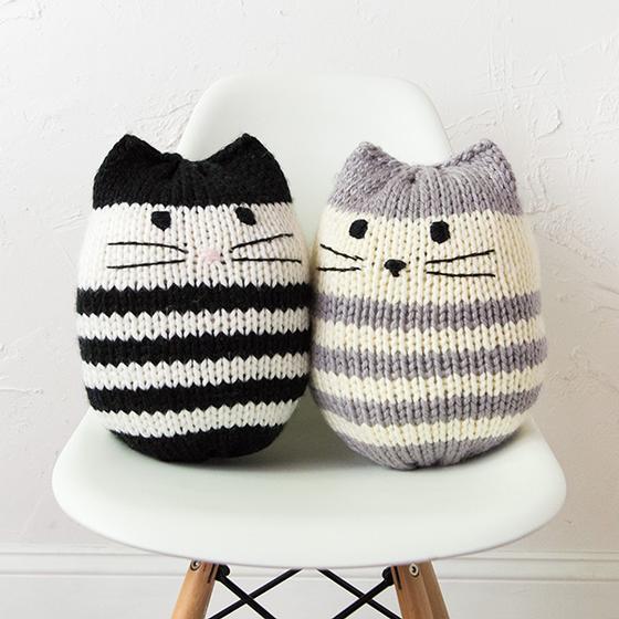 Mini Kitty Pouf (pillow) Knitting Patterns and Crochet