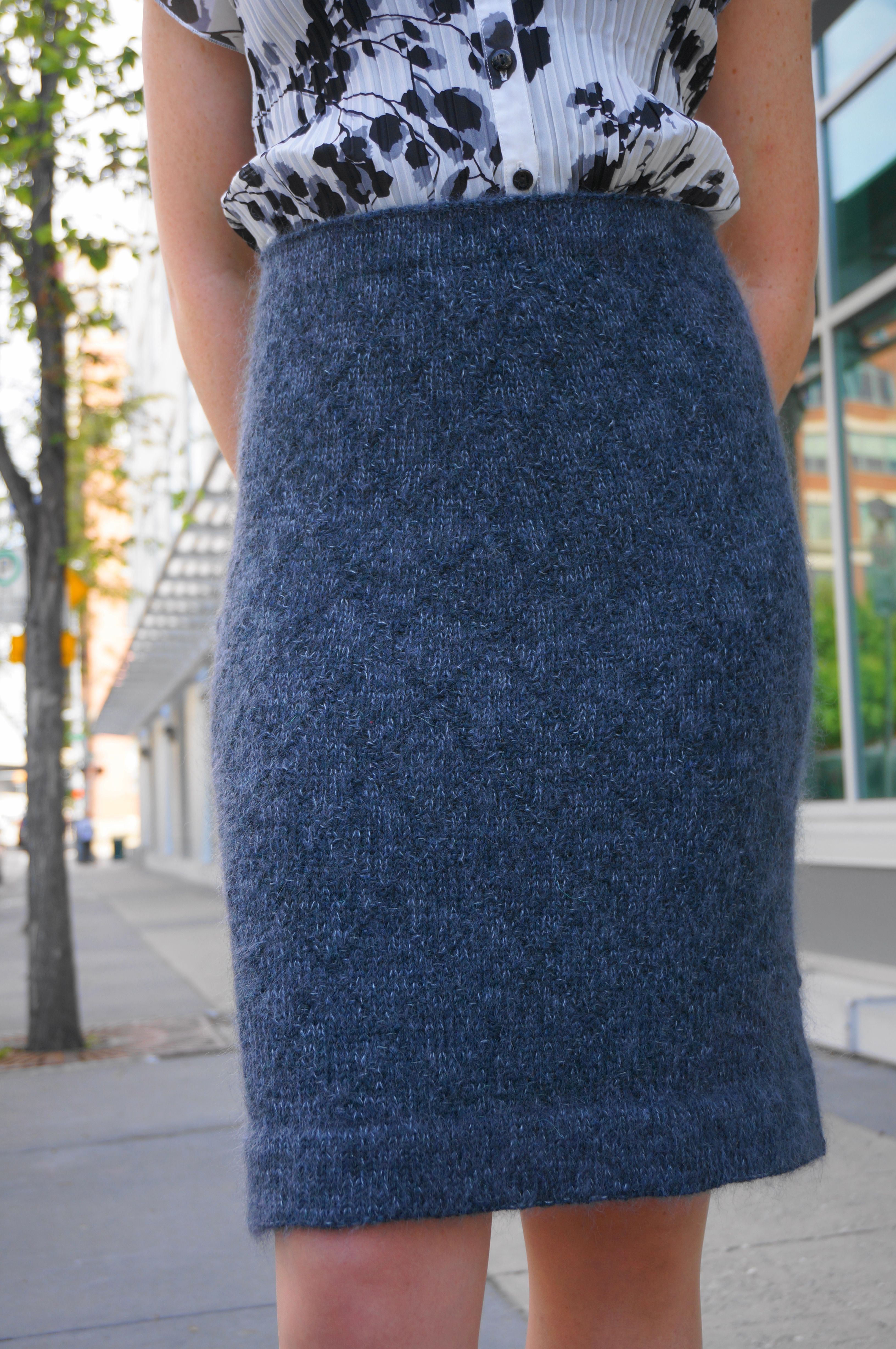 A Free Knitting Pattern For A Stylish Pencil Skirt For Your Barbie ...