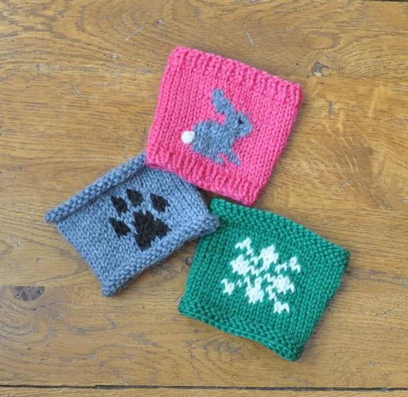 Coffee Cozies: Paw Print, Bunny, Snowflake - Knitting Patterns and Crochet Pa...