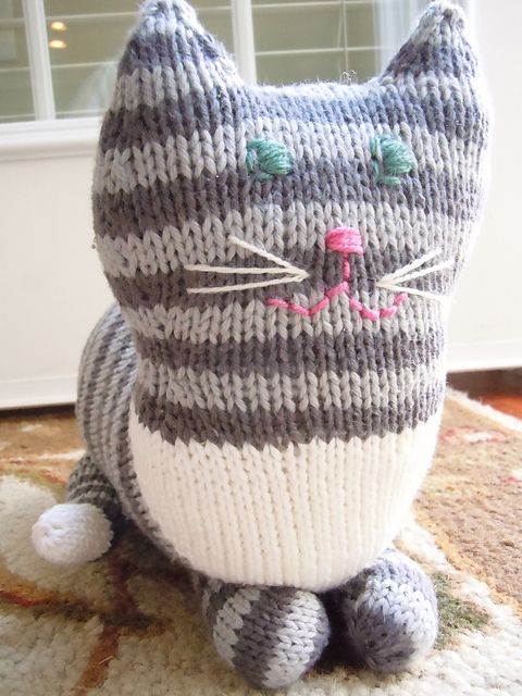 The Parlor Cat Pattern - Knitting Patterns and Crochet Patterns from ...