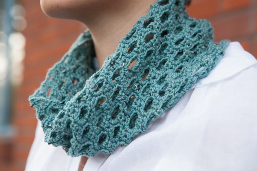 FREE Swiss Tweed Crochet Cowl Pattern