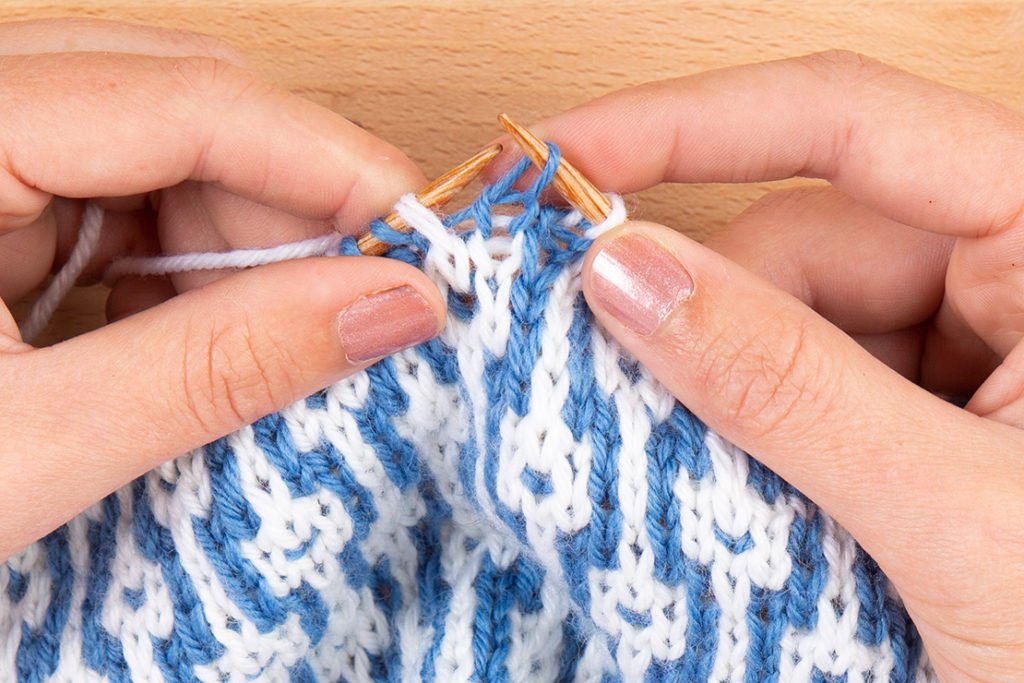 What is double-knitting? - a left- and right-handed knitting tutorial