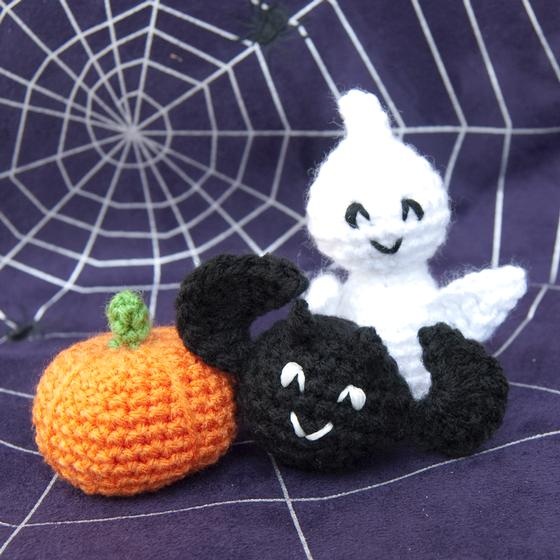 How To Make Ghost and Pumpkin Crochet Plushies Online