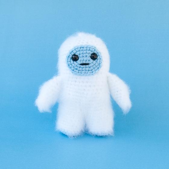 Amigurumi Crochet Yeti - knitting pattern