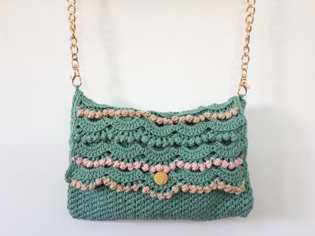 Pearls of the Sea Clutch - knitting pattern