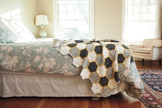 Busy Bee Throw - knitting pattern