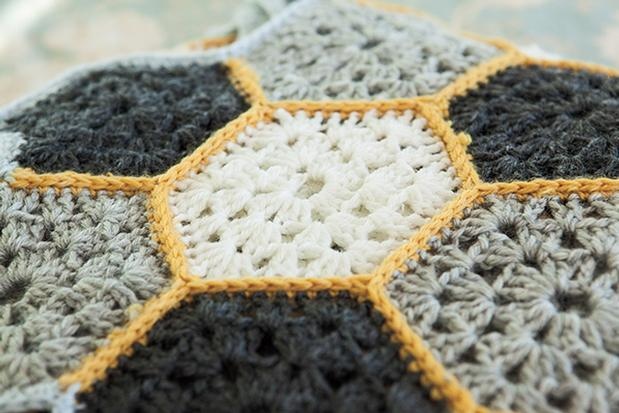 Beehive discount crochet blanket