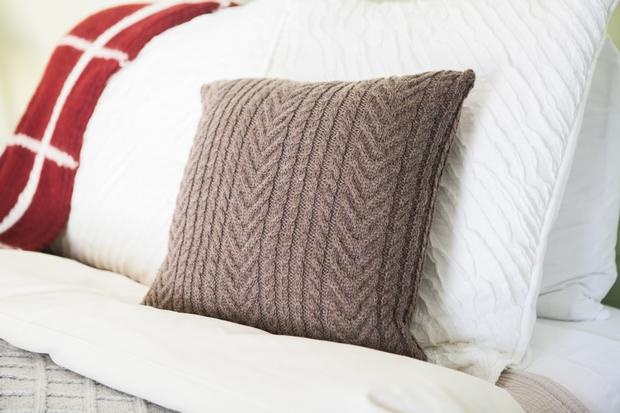 Antler Cable Pillow - knitting pattern