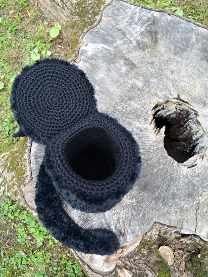 Knitting Needle Point Protectors Black Cat in Yarn Basket – amymk-683