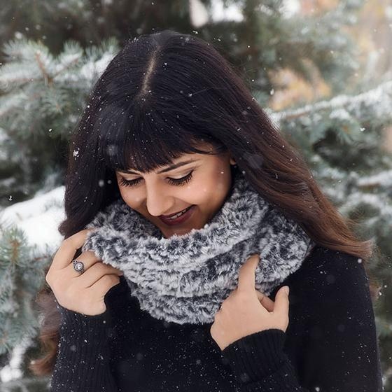 Luxurious Faux Fur Cowl - knitting pattern