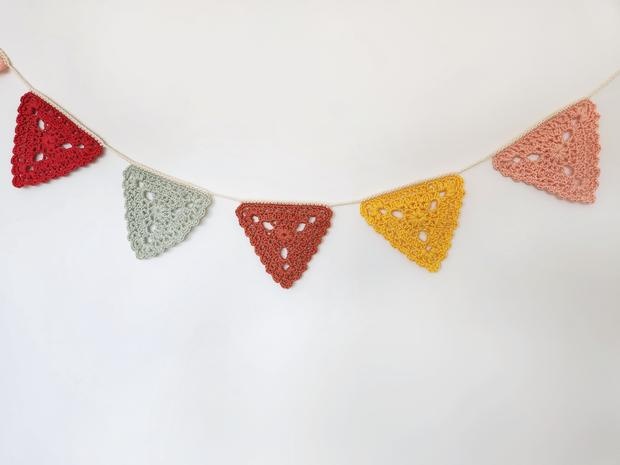 Floral Triangle Bunting - knitting pattern