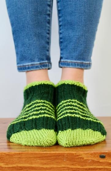 Pure wool - hand knit - socks - heather green