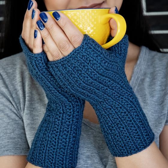 Jungle Black Acrylic Fingerless Gloves – Knitted Cuffs – One Size (M To XL) UK