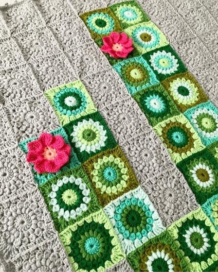 Ravelry: Variegated Granny Square pattern by Isabeau Suro