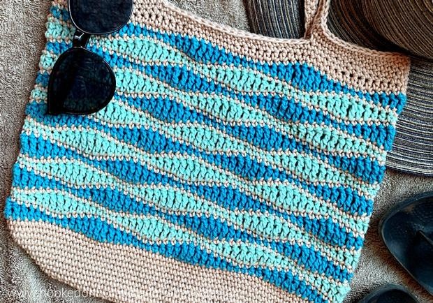 Wave beach bag