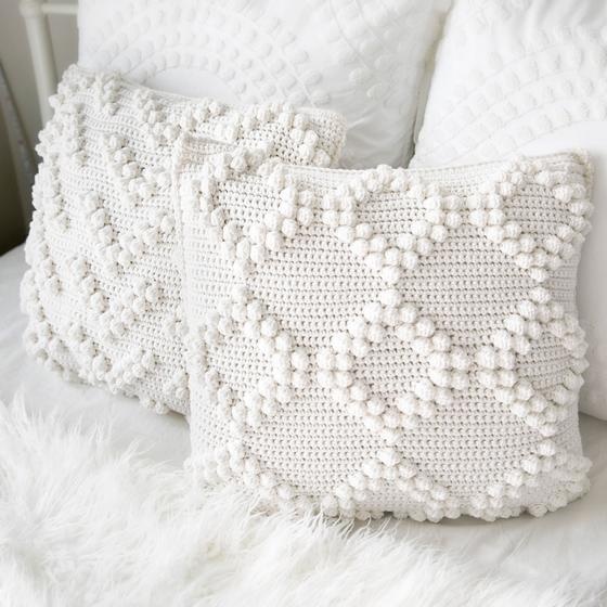 Crochet decorative outlet pillows