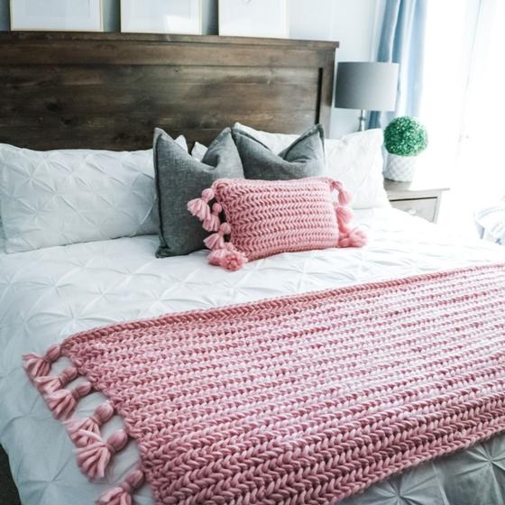 Pink throw blanket discount and pillow set