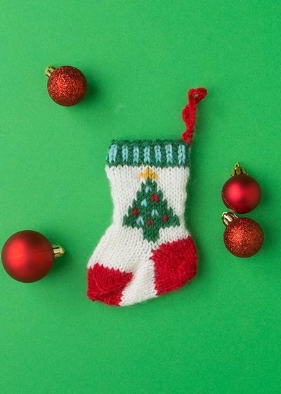 Nifty Gifty Stocking - knitting pattern