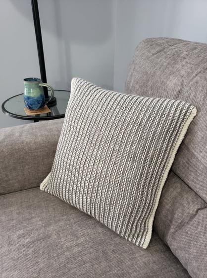 Simple Stripes Pillow - knitting pattern