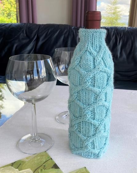 Cable Up Wine Bottle Cover - knitting pattern