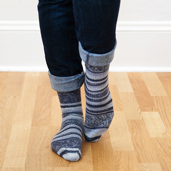 Two-at-a-time magic loop socks – Knit with Henni