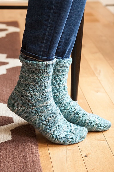 Snowflakes Socks - knitting pattern