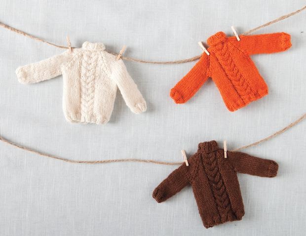 Tiny Holiday Sweater Ornament - knitting pattern