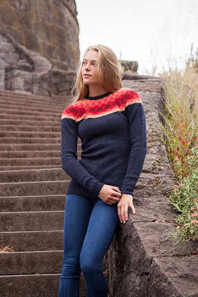 Yoke pullover