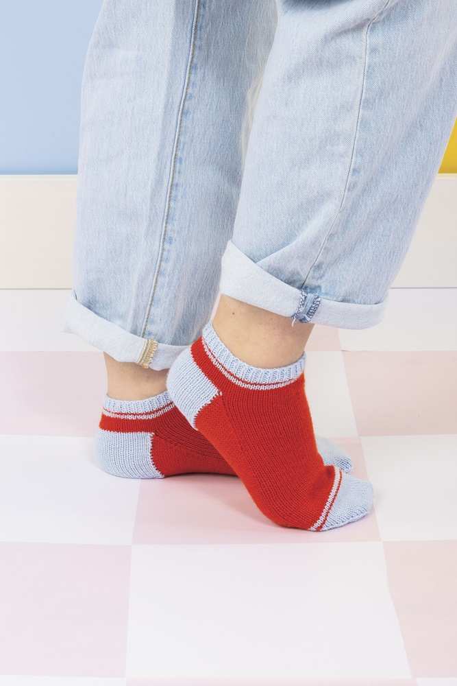 Ghrian Ankle Socks - knitting pattern