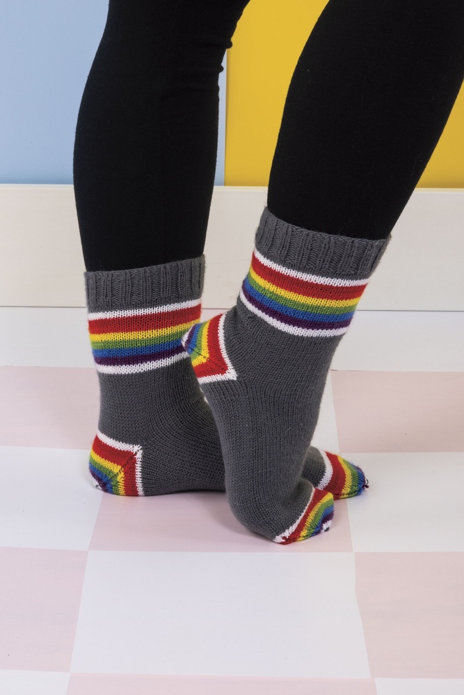 Rainbow Socks - knitting pattern