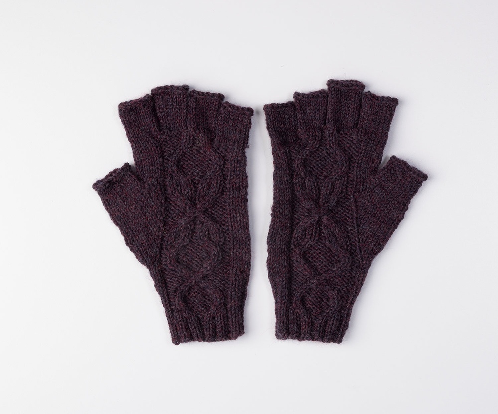 Self-heating Gloves Made with Extra Fine Merino Wool 6/7 / Black