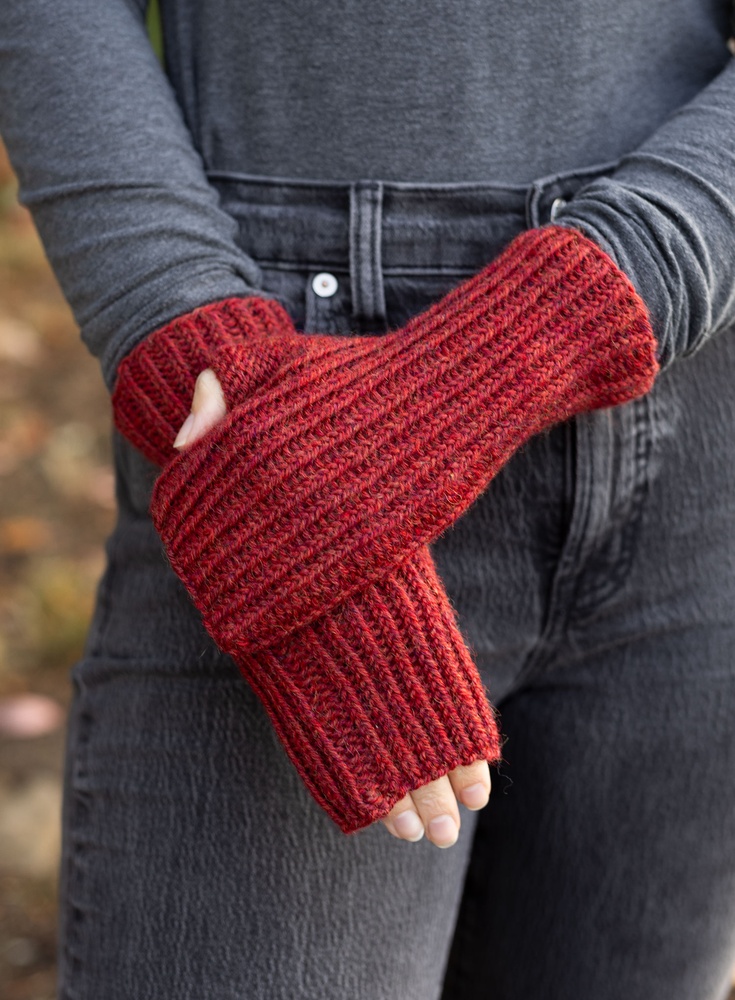 Leading Lines Mitts - knitting pattern