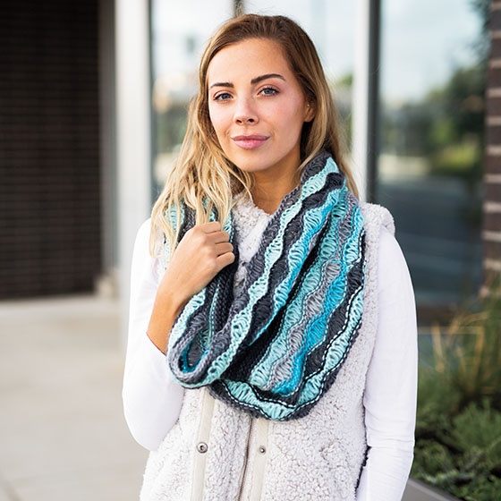 Mako Cowl | KnitPicks.com