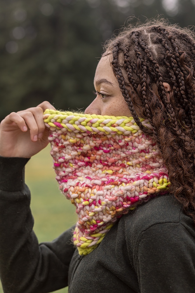 Cowl with a Twist, Knit - Crochet Stores Inc.