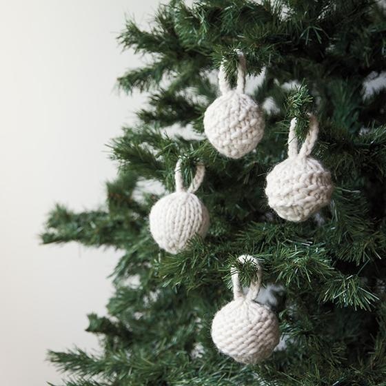 Bulky Baubles - knitting pattern