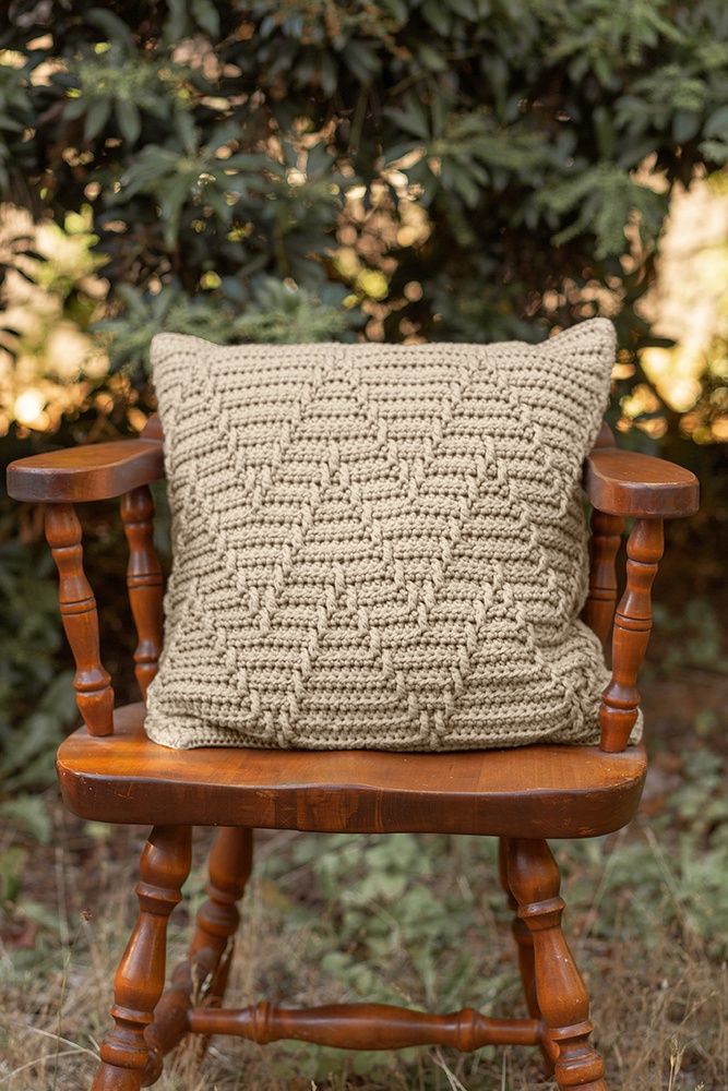 Winter Cabin Pillow Crochet