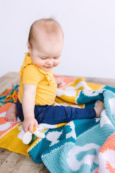 Lottie Retro Flower Blanket