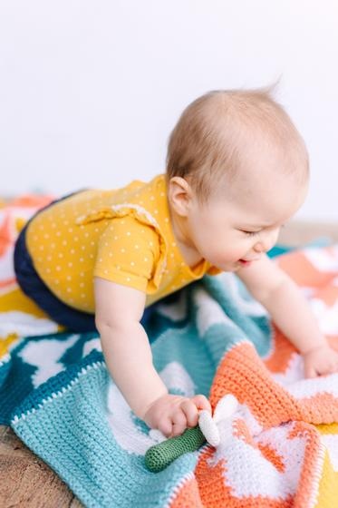 Lottie Retro Flower Blanket Crochet