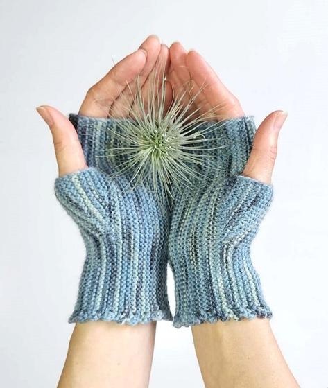 Glove deals knitting needles