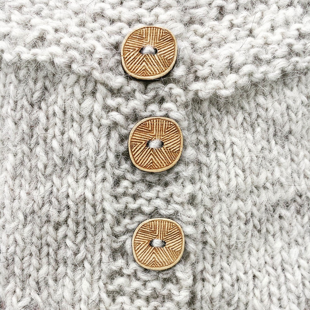 【KOOLOSET】KL Stripe Button Knit Katrinkles Wooden Buttons - Shop Quality Craft Supplies