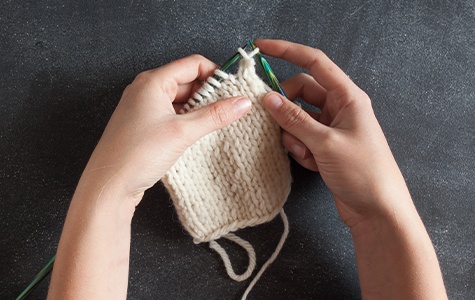 Learn To Knit Bind Off Stitch Knitpicks Com