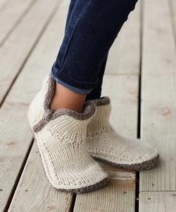 Mini Modern Mocs - knitting pattern