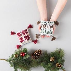 Cabins and Poinsettia Sachets - knitting pattern