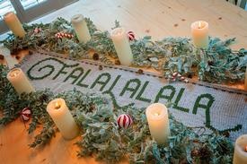 Falalalala Knit Table Runner - knitting pattern