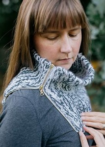 Duo Columns Reversible Scarf