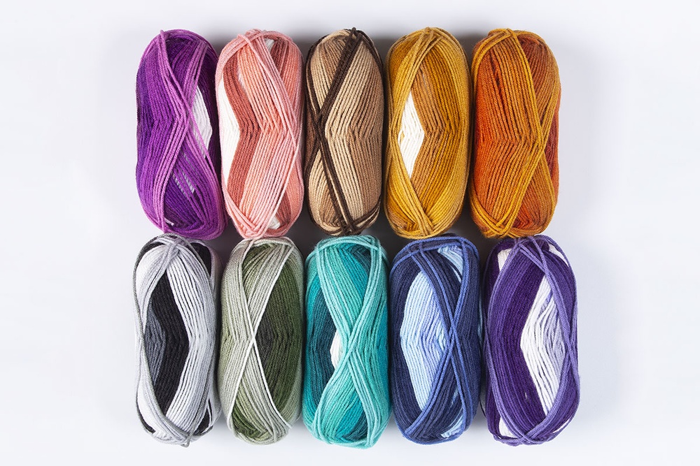 Brava Worsted Weight Yarn Review