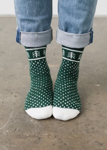 Pine Trails Socks - knitting pattern