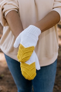 Zigzag Colorblock Mittens - knitting pattern