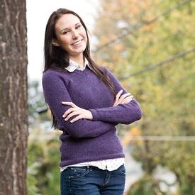 Basic V-Neck Pullover - knitting pattern